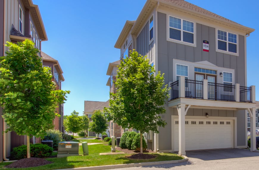 Exterior view of a Bloomington apartment.